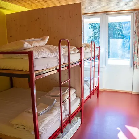 Juhui Hostel *